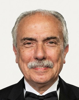 Hakan Altıner as Nuri Conker