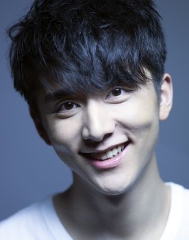 Zhang Xincheng as 李臻言