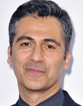 Armin Amiri as Victor