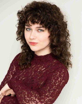 Maggie Nicole Robertson as Duff