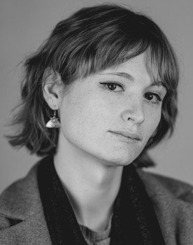 Lily Paris as Bea Juan (voice)