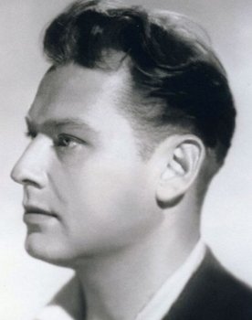 Mikhail Sidorkin as Yatsenko