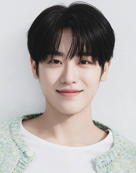 Geum Dong-hyun as Kang Ah Hoon