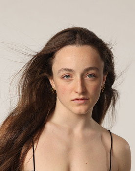 Ester Bianchi as Dea della Felicità