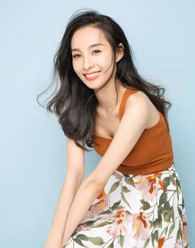 Li Yiran as Bear Child Mother