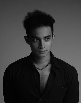 Omara Esteghal as Robert