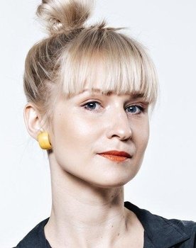 Katariina Libe as Journalist