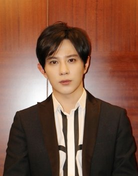 Yang Tong as Jiang Yi