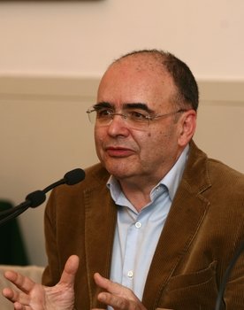 Joaquim Vieira as Himself