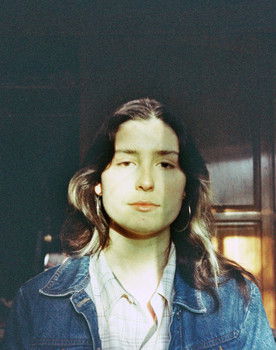 Olivia Opizo Korondi as Alma