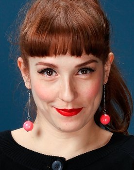 Mariana Loyola as Isabella