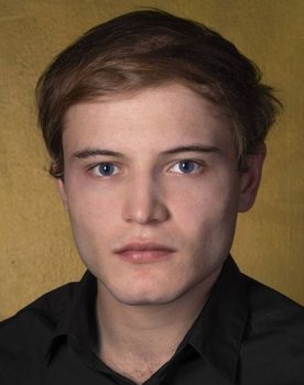 Erik Major as Zsolti