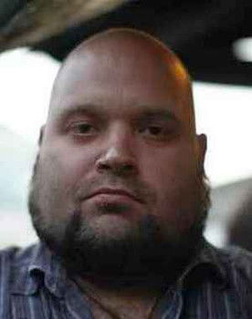 Mikhail Demchuk as Kartezhnik