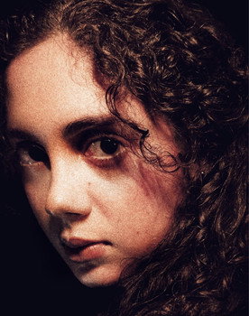 Laura Braz as Renata