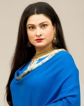 Sania Saeed as Safiya / Beghum Manto