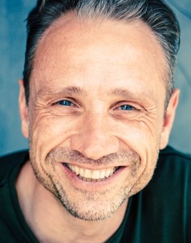 Christof Oswald as Franziska