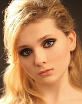 Abigail Breslin as Magda