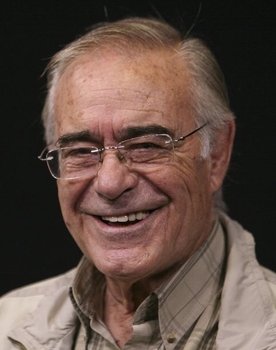 Mário Zambujal as Narrador (voz)