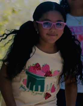 Abril Najera as Suzy