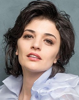 Düğüm Salonu (2018) — The Movie Database (TMDb)