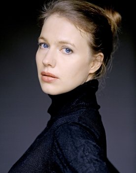 Anna Brüggemann as Jana