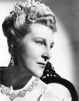 Isobel Elsom as Mrs. Evelyn Dean