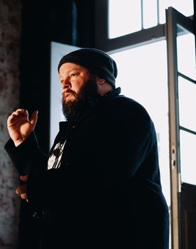 Tiago Lipka as Vozes