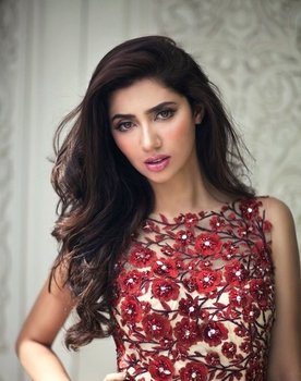 Mahira Khan as Nilofar "Neeli"