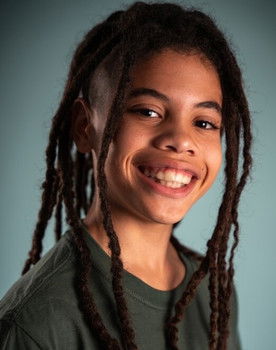 Noah Moi as Gabriel (Young)