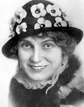 Leona Hutton as Maggie Keene