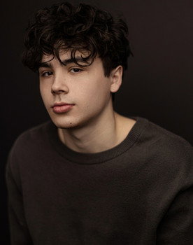 Jacob Shoemay as Dean Mathers