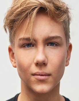 Leonard Artur Conrads as Luke Tackle