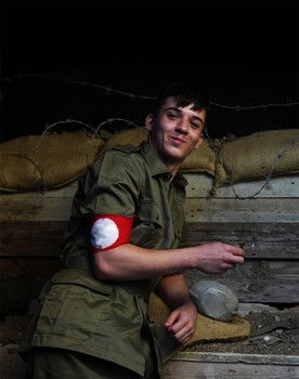 Daniele Atzeni as Guardia