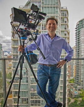 Charles Lamoureux as himself