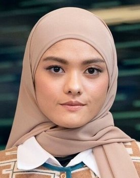 Shasha Abedul as Nina