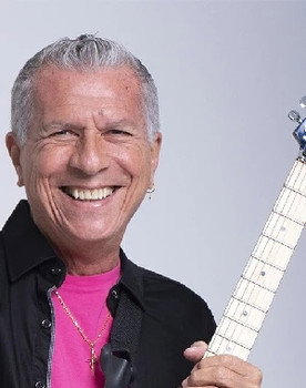 Kiko as Guitarra, Voz