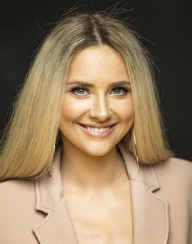 Brigitte Susanne Hunt as Chalice's Girl