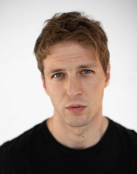 Abraham Lewis as Maurice