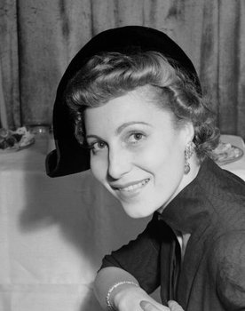 Claude Nollier as Anne d'Autriche