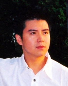 Che Yue as Middle-aged director