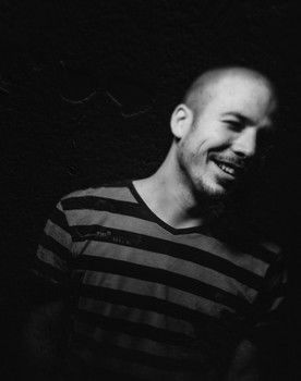 Dániel Bárány as Uncle Viktor