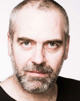 Aron Balazs as Kupac klavira