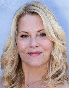 Barbara Niven as Laura Hart