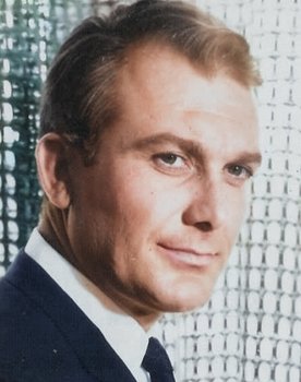Orhan Günşiray as Osman