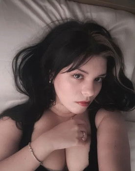 Diana De la Mer as Autumn