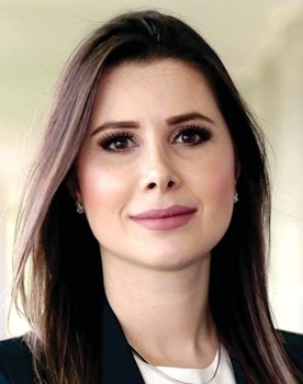 Caroline de Toni as Himself