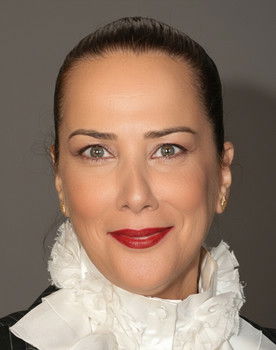 Janset Paçal as Suzan