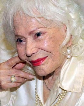 Elena Lucena as Enriqueta