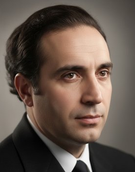 Mehdi Yeşildeniz as General