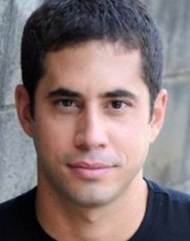 Jason Giuliano as Oscar